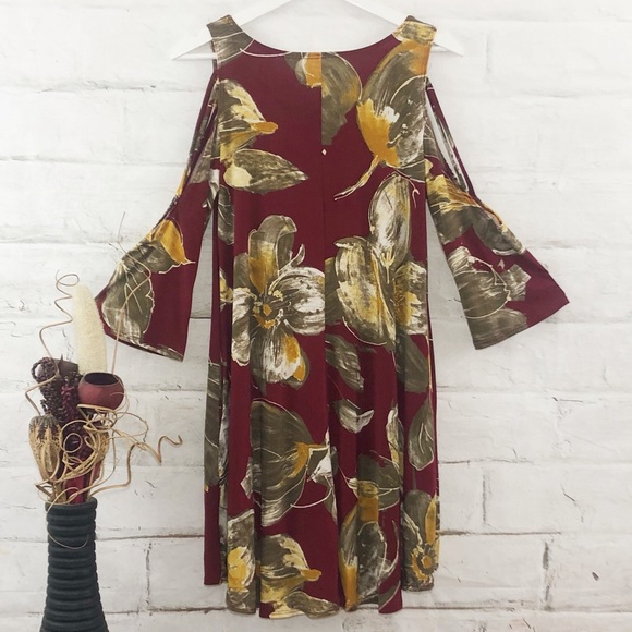 Red Floral Cold Shoulder Dress - Picture 3 of 6